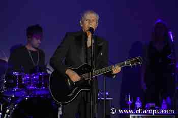 Review: Michael Bolton's luxurious locks didn't last forever, but his Clearwater concert proved that his voice carries on - Creative Loafing Tampa