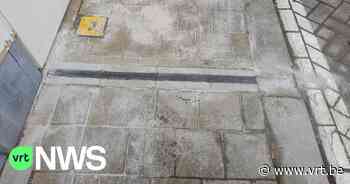 Geen gestruikel meer in Laarne: eigenaars elektrische wagens krijgen gratis kabelgoten van de gemeente - VRT NWS