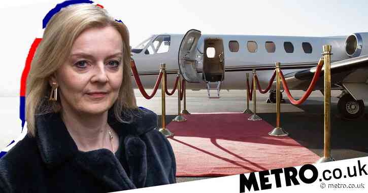 Liz Truss took private jet to Australia at cost of £500,000 to taxpayers