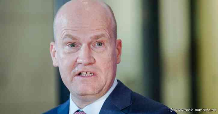 Brinkhaus verzichtet zugunsten von Merz auf Fraktionsvorsitz