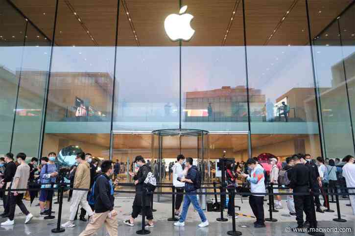Apple shrugs off supply chain woes with record $124B quarter