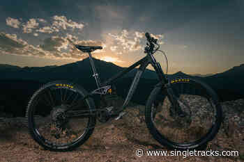 The New REEB SQWEEB V4 Trail/Enduro Bike Drops a Full Pound and Gains a Mixed-Wheel Option - Singletracks.com