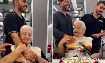 Adorable moment grandmother caresses waiter's arm as she mistakes him for her grandson [Video]