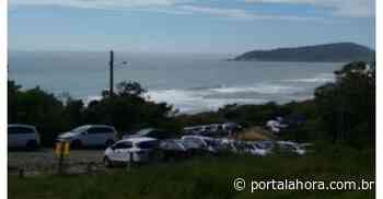 Prefeitura de Imbituba proíbe estacionamento na Praia do Rosa, após "recomendação" do Ministério Público Federal (MPF) - Portal AHora