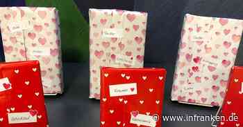 Kronach: "Blind Date mit einem Buch" - Kreisbibliothek entwickelt Projekt zum Valentinstag