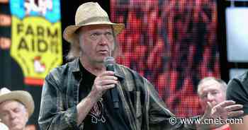 Spotify faces backlash after Neil Young pulls music over Joe Rogan COVID misinformation     - CNET