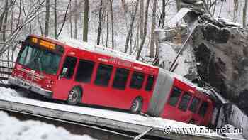 Emergency service uses human chain to rescue people in Pittsburgh bridge collapse