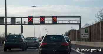 Afrit De Pinte op E17 afgesloten wegens brandend voertuig - PZC