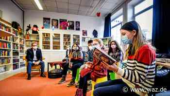Burggymnasium Essen weiht Schüler-Bücherei ein - WAZ News
