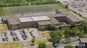 Group of Laval high-school students take off masks in COVID-19 protest, picket on sidewalk - CTV News Montreal
