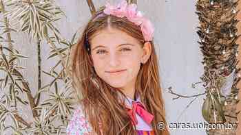 Em dia de TBT, Lorena Queiroz relembra foto com elenco de 'Carinha de Anjo' - CARAS Brasil