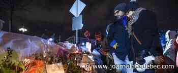 Le pont Samuel-De Champlain illuminé en hommage aux victimes de la mosquée de Québec