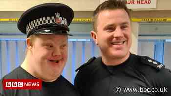 Essex Police: Station visit a dream for man with Down's syndrome