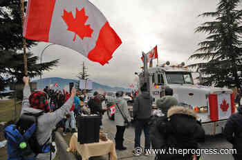 PHOTOS: Hundreds of people line Chilliwack overpass in support of truckers protesting vaccine mandate – Chilliwack Progress - Chilliwack Progress
