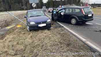 18-Jährige übersieht Auto: Drei Schwerverletzte bei Unfall nahe Neubulach