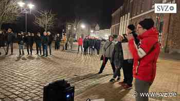 Corona-Protest in Parchim: Ein Mechaniker und Musiker stellt sich vor die Zweifler | svz.de - svz – Schweriner Volkszeitung