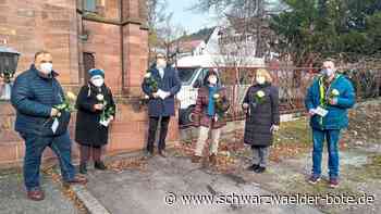Erinnerung an Schicksale: Weiße Rosen für die Ermordeten
