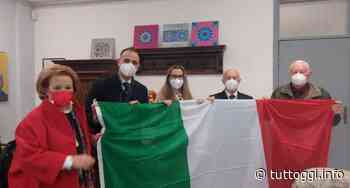 L’Ancri Foligno dona bandiera italiana ed europea al Liceo “Marconi”e all’Istituto “Da Vinci” - TuttOggi