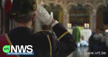 Kerkbaljuw terug bij zondagsmis in Aarschot: "Vroeger zetten we mensen buiten, nu eerder ceremonieel" - VRT NWS