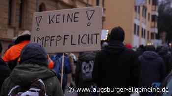 Gegen Impfpflicht und Co.: Knapp 4000 Menschen demonstrieren in Augsburg - Augsburger Allgemeine
