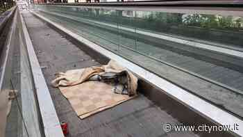 Tapis roulant, da opera innovativa...a riparo per senzatetto. Il Comune pensa a nuove soluzioni - CityNow