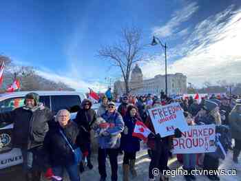 Demonstrators descend upon Sask. Legislative Building for 'solidarity convoy,' opposing vaccine mandate for truckers