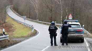 Nach tödlichen Schüssen auf zwei Polizisten: Mehr als 50 Hinweise