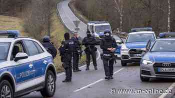 Tödliche Schüsse auf Polizisten: Was über die Tat, die Verdächtigen und die Hintergründe bekannt ist