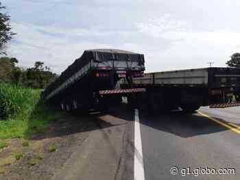 Batida entre dois caminhões interdita trecho da Rodovia SP-191 entre Charqueada e São Pedro - G1