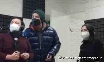 Fiorello stregato da Radio FM1, la visita in diretta: «Fermo è bellissima, meglio se in discesa. Venite a teatro» (Video) - Cronache Fermane