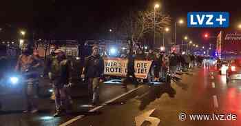 Rund 500 Menschen protestieren gegen Corona-Politik in Oschatz - Leipziger Volkszeitung