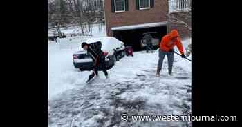 High School Football Team Participates in Unusual 'Workout' by Shoveling Snow for the Elderly