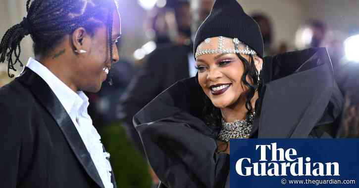 Rihanna lets the world know she’s pregnant in the most Rihanna way possible