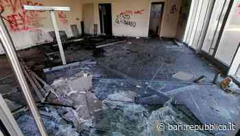 Bari, incendio in locali giardino via Siponto: caccia al gruppo di ragazzini ripreso dalle telecamere - La Repubblica