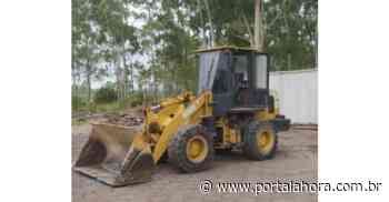 CRIME INUSITADO: Em Imbituba, bandidos ousados usam um trator para derrubar parede e furtar cofre de grande loja situada à margem da BR-101 - Portal AHora
