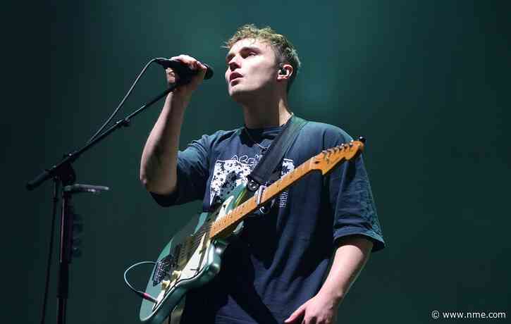 Sam Fender says people were “groomed to hate” Jeremy Corbyn