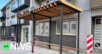 "Bushokje" pal voor raam van appartement in Beringen wordt nu toch afgebroken: "Neemt zonlicht helemaal weg" - VRT NWS