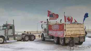 RCMP warn of arrests, appear to approach border crossing blockade