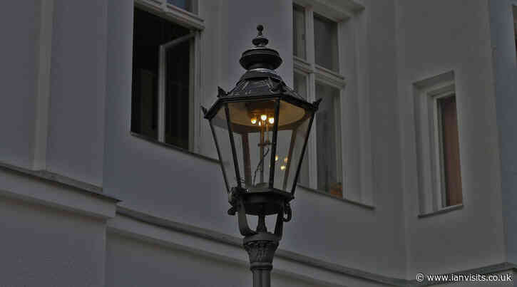 Westminster council pauses plans to scrap gas streetlights