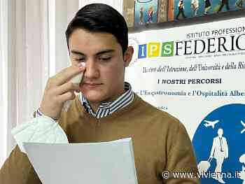 IPS Federico II di Enna: il rappresentante d'istituto Giuseppe Di Blasi ricorda le giovani morti durante l'assemblea - Vivi Enna