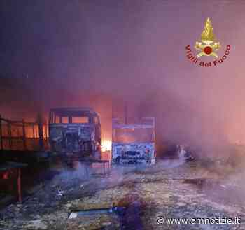 Barcellona Pozzo di Gotto - Vasto incendio distrugge due capannoni in via Enna - AMnotizie.it