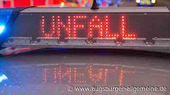 Unfall: Auto überschlägt sich, Fahrerin wird leicht verletzt - Augsburger Allgemeine