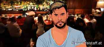 Chris Hemsworth besucht die Wiener Loos Bar
