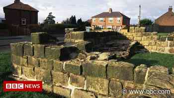 Hadrian's Wall trail should include Newcastle's West End, says MP - BBC News