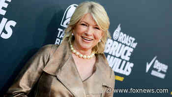 Martha Stewart reveals ‘thirst trap’ secrets in hilarious social media post revisiting viral selfie