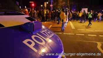 Steinwurf nach Corona-Demo in Augsburg: Organisatoren verurteilen Tat