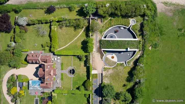 Kirkland Fraser Moor tops chalk-walled house with CLT arch