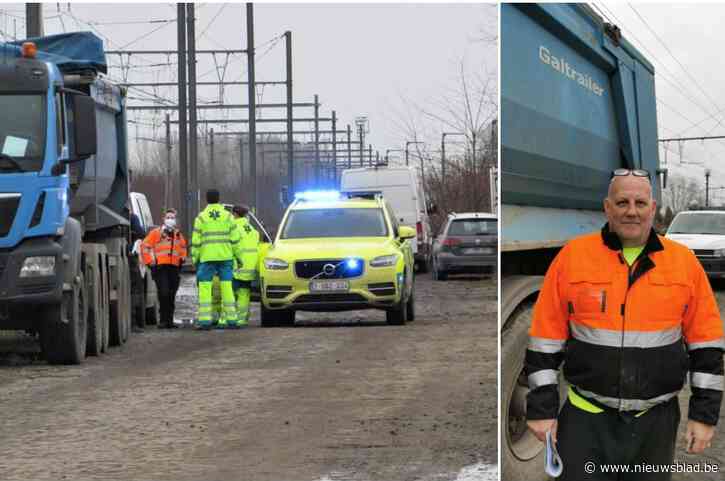 Zware botsing tussen trein en vrachtwagen nipt vermeden: “Twee centimeter verder en het was uitgedraaid op een ramp”