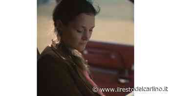 In esclusiva ’Stringimi forte’, un’opera radicale sull’assenza - il Resto del Carlino