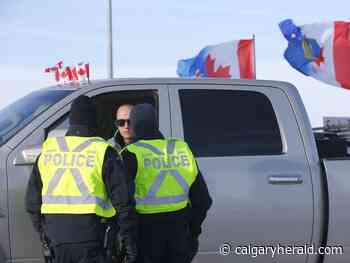 COVID-19 Update: Hinshaw to give 3:30 p.m. update | Unions discussing counter-protests | New blockade started north of Coutts - Calgary Herald